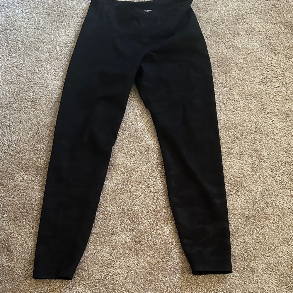 Old Navy Elevate Camo Leggings